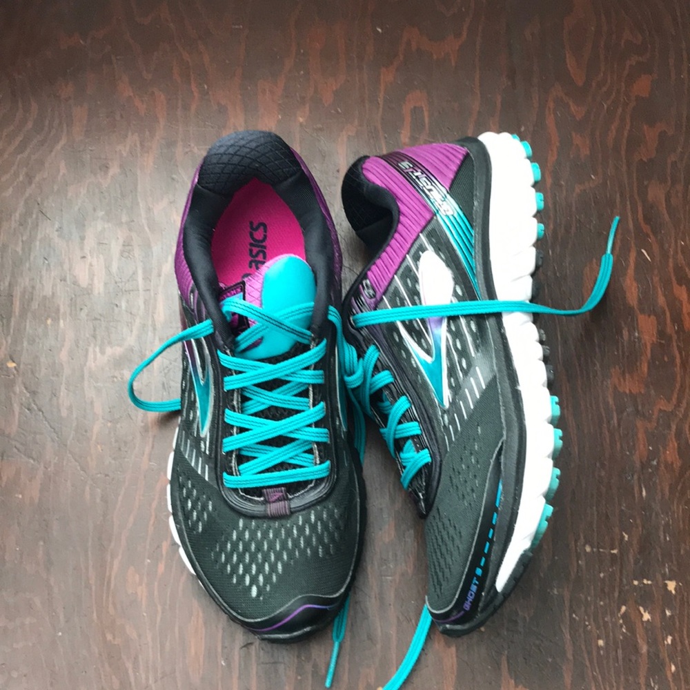 Brooks ghost 9 running shoes